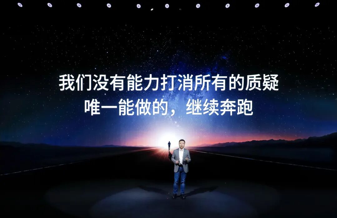 &ldquo;裸奔赌约&rdquo;已下，小鹏VLA要在9个月内追上特斯拉FSD图3