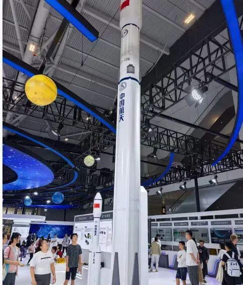 SpaceX IPO 8000亿美元估值引悬念？中国低轨卫星批量组网，芯片产业链加速图2