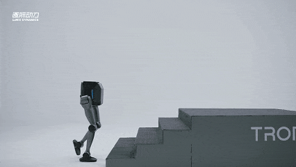 颠覆想象！逐际动力TRON 2重磅发布：一个通用本体，三种构型任意切换，轻松适应全地形全场景图7