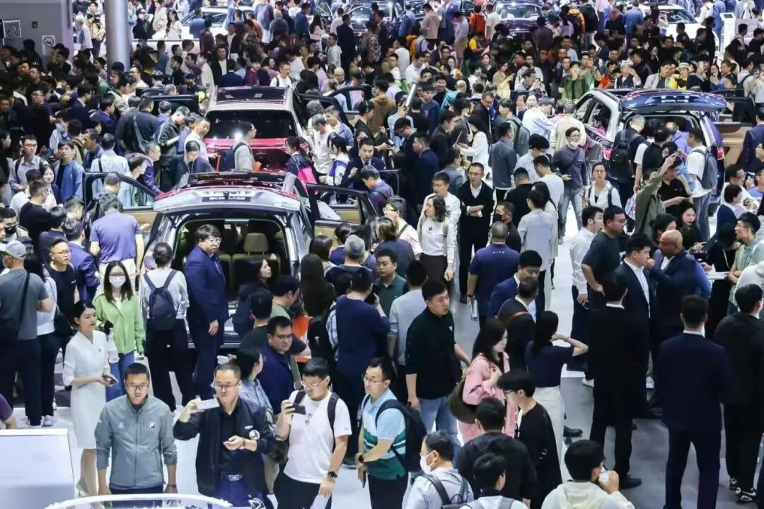 新能源大三排SUV的猎杀时刻开始了图5