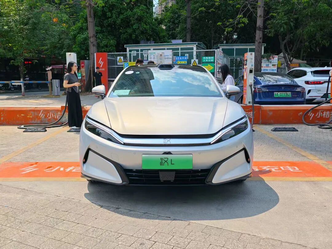 国内销量三连跌,海外狂销91万辆!比亚迪这一年太猛了图10