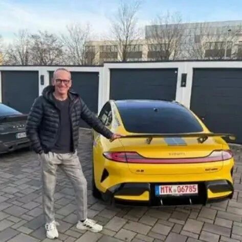 大众中国前CEO：小米SU7 Ultra是真正的驾驶机器，设计借鉴了保时捷和苹果