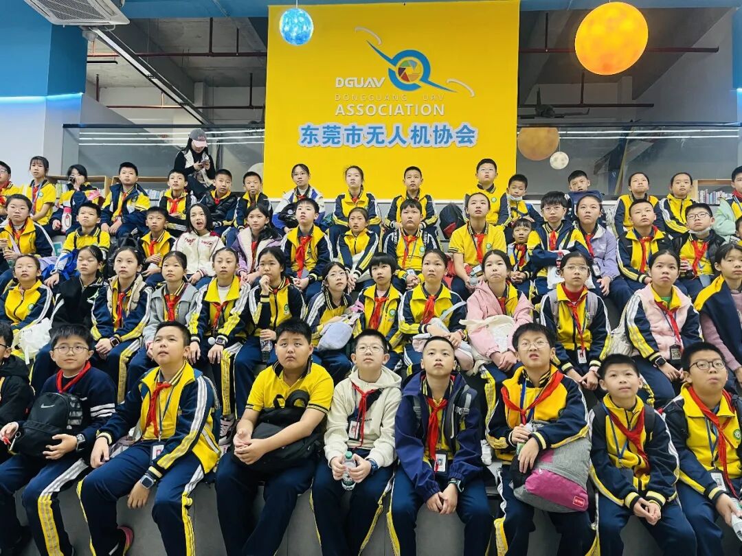 樟木头中心小学800余名师生走进异能无人机科普教育基地图3