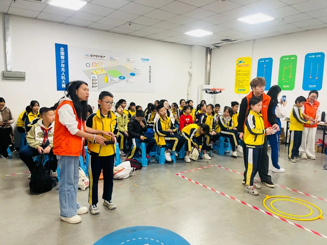 樟木头中心小学800余名师生走进异能无人机科普教育基地图6