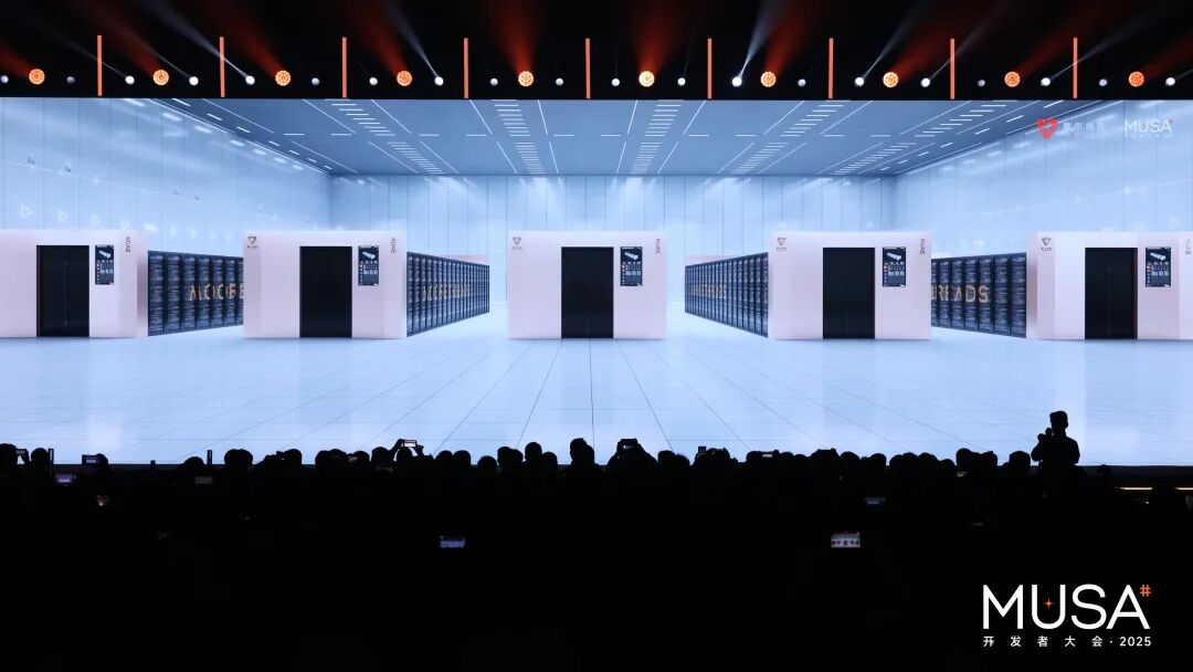 全网首测！首款国产GPU「AI算力本」现场上手图25