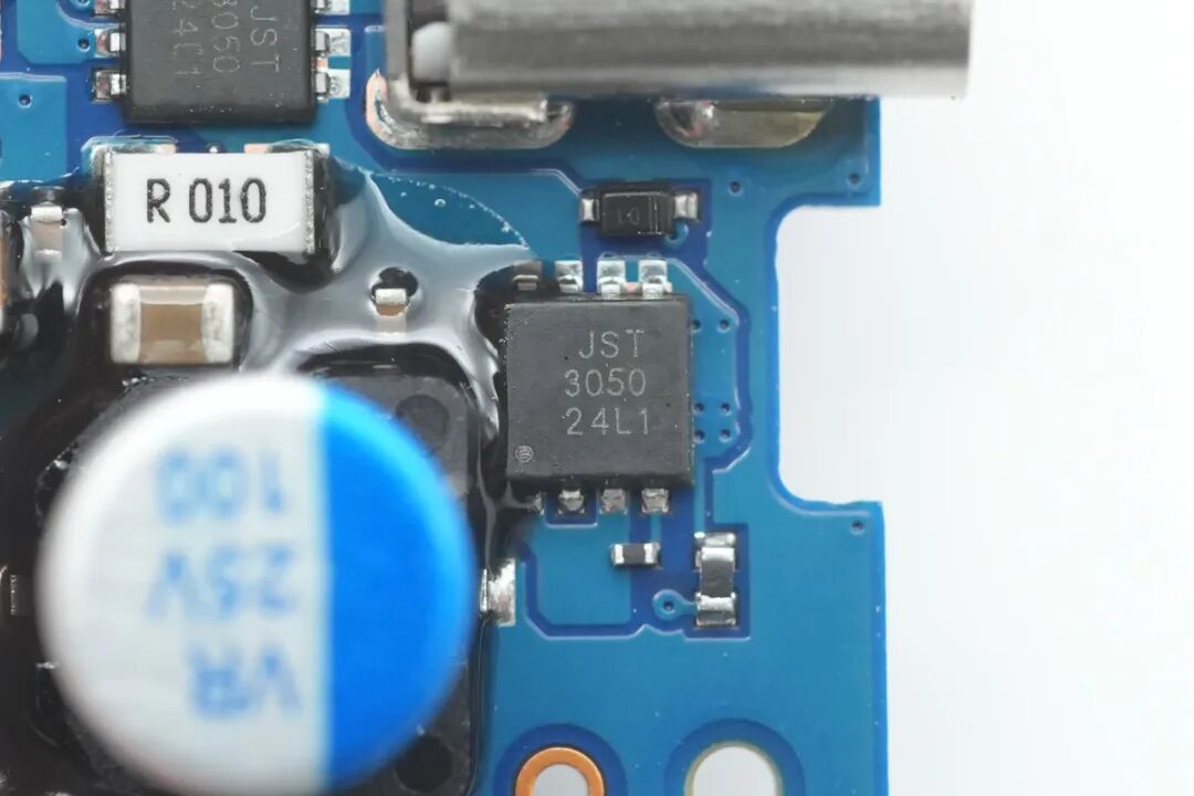 拆解报告：小米磁吸充电宝5000mAh 7.5W图45