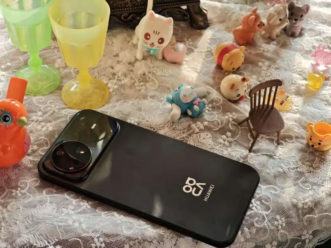 前后双红枫+AI构图！nova 15 Pro上手：中端机市场要洗牌了图4