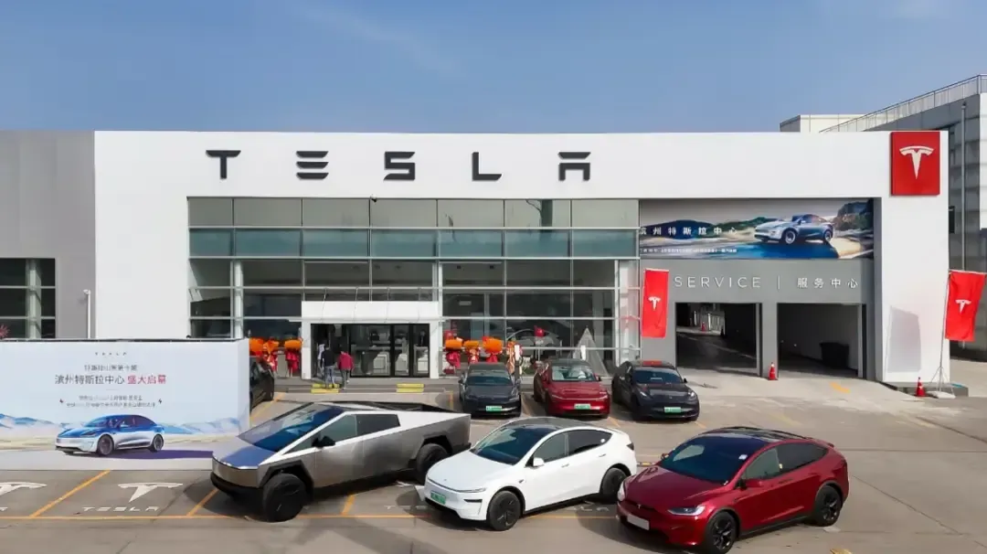 新能源车企，「逃离」商场一楼图17