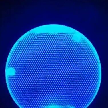 从面板到芯片，京东方、TCL华星、惠科等面板巨头的垂直整合战略