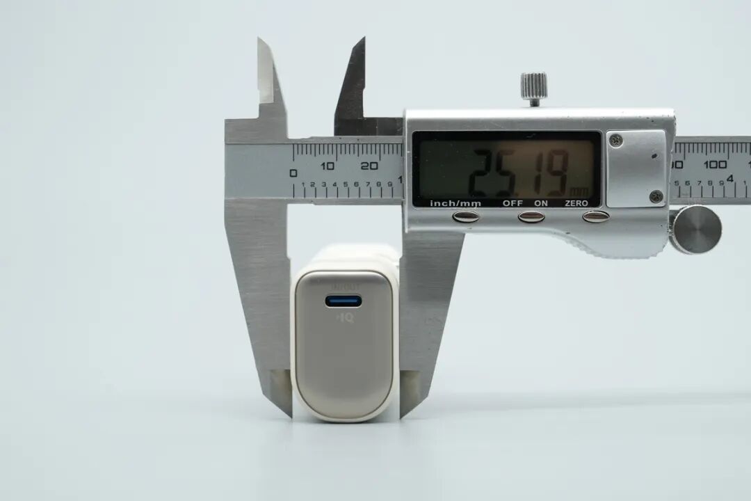 拆解报告：安克 Nano 22.5W 胶囊充电宝图19