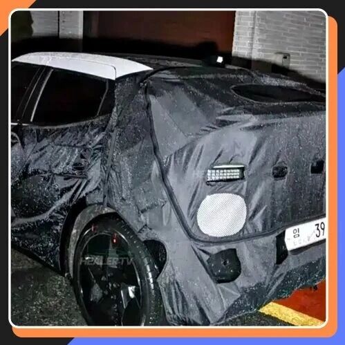 上翘车尾，溜背车顶，半封闭式轮圈，运动感十足，全新纯电“小钢炮”来了！