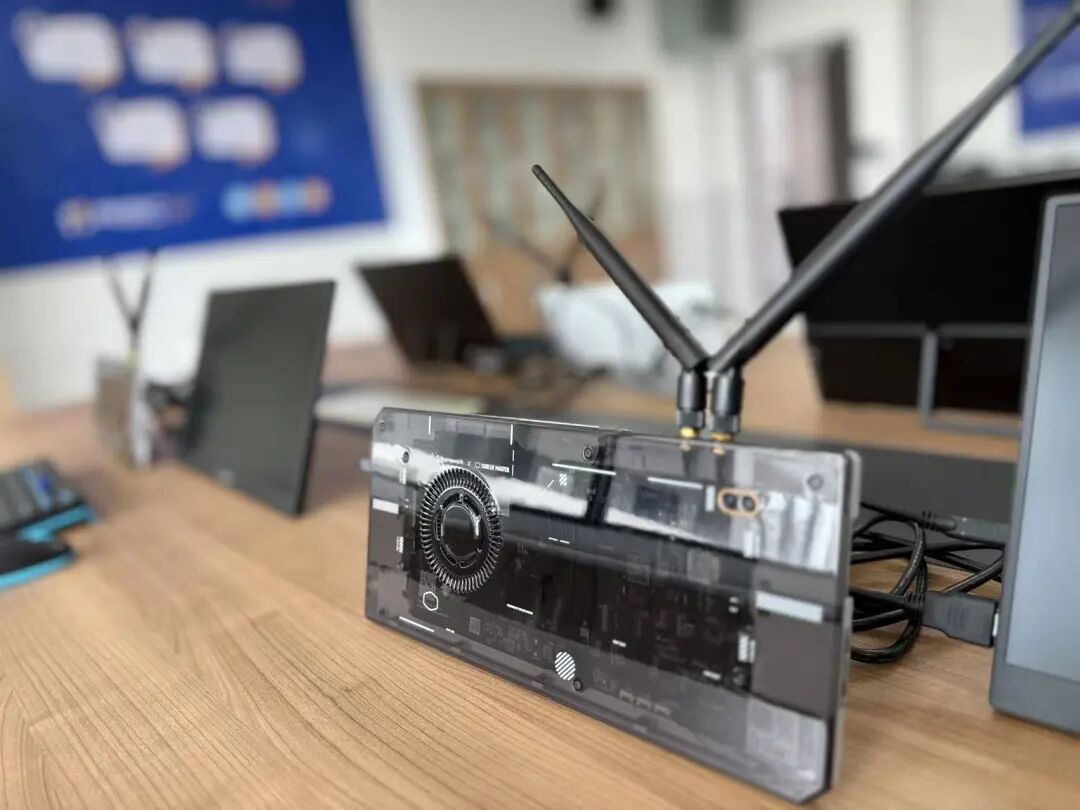 2025年度回顾 | 行至全球，深耕AI，共建RISC-V生态图25