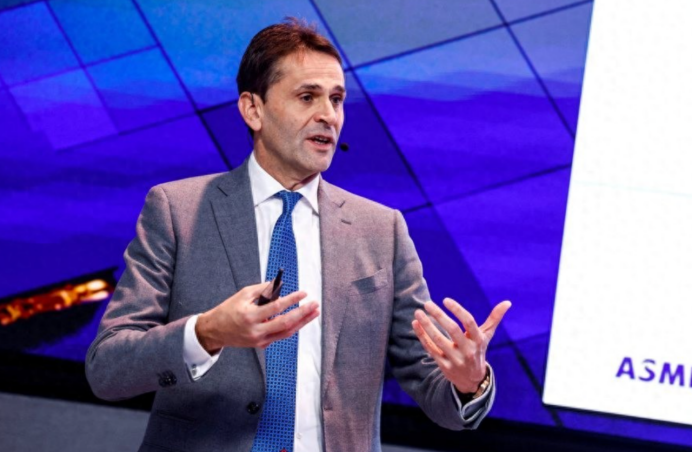 正式官宣!中国2026年量产光刻机,阿斯麦CEO首次表态:以后可能要向中国买了图1