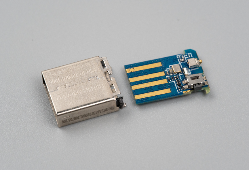 这么小的USB无线接收器，里面是什么东西，拆解看看？图6