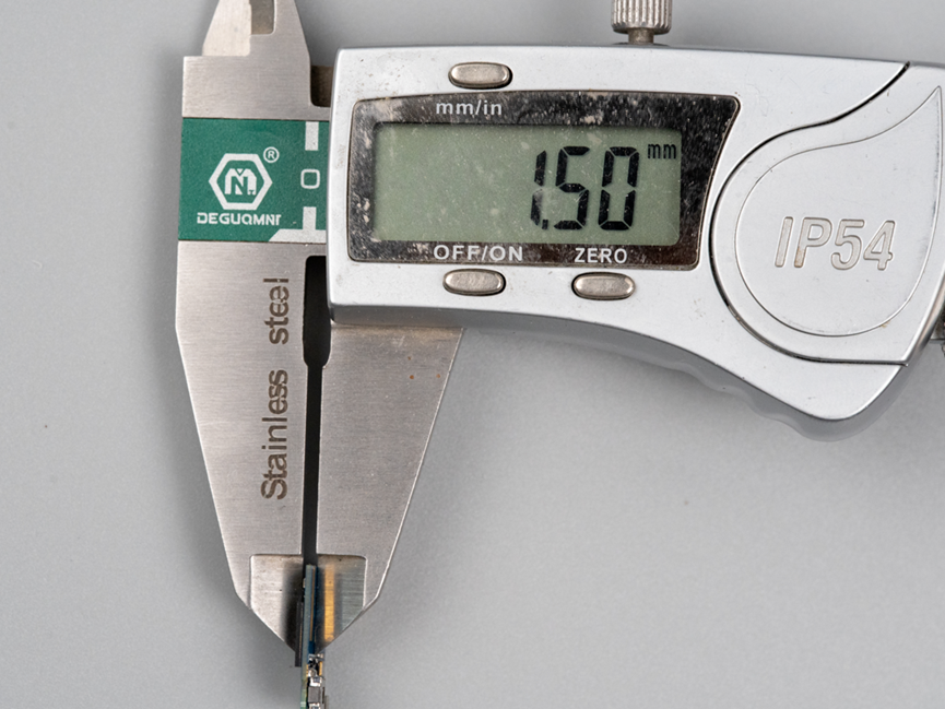 这么小的USB无线接收器，里面是什么东西，拆解看看？图10