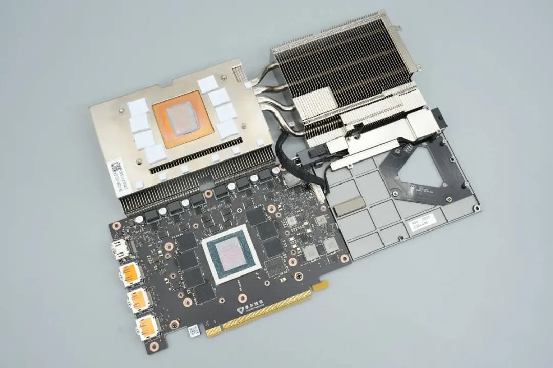 拆解报告：MOORE THREAD摩尔线程MTT S70独立显卡图34