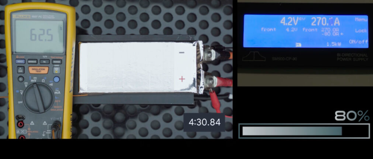 5分钟满电！全球首款全固态电池量产问世图1