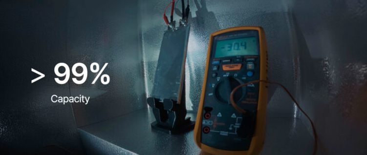 5分钟满电！全球首款全固态电池量产问世图2