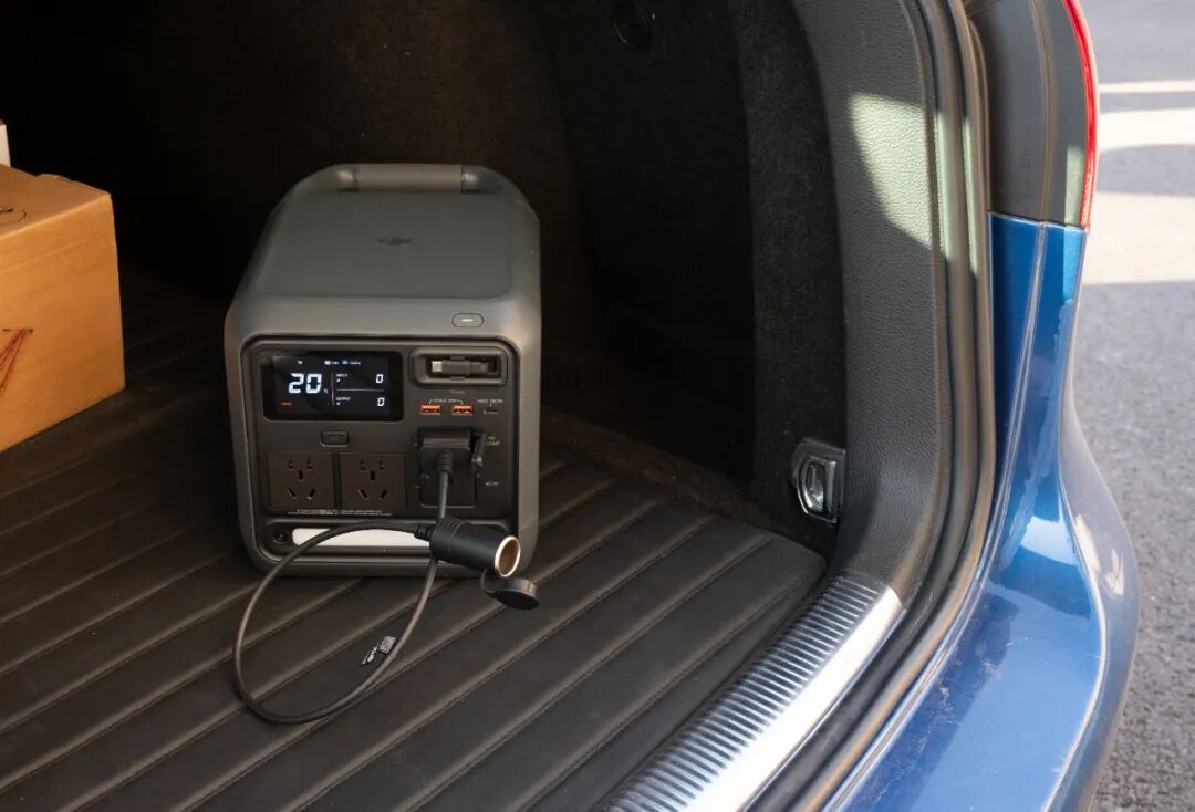 告别「傻大黑粗」，大疆这款史上最小 1 度电电源，把细节卷到了极致图7