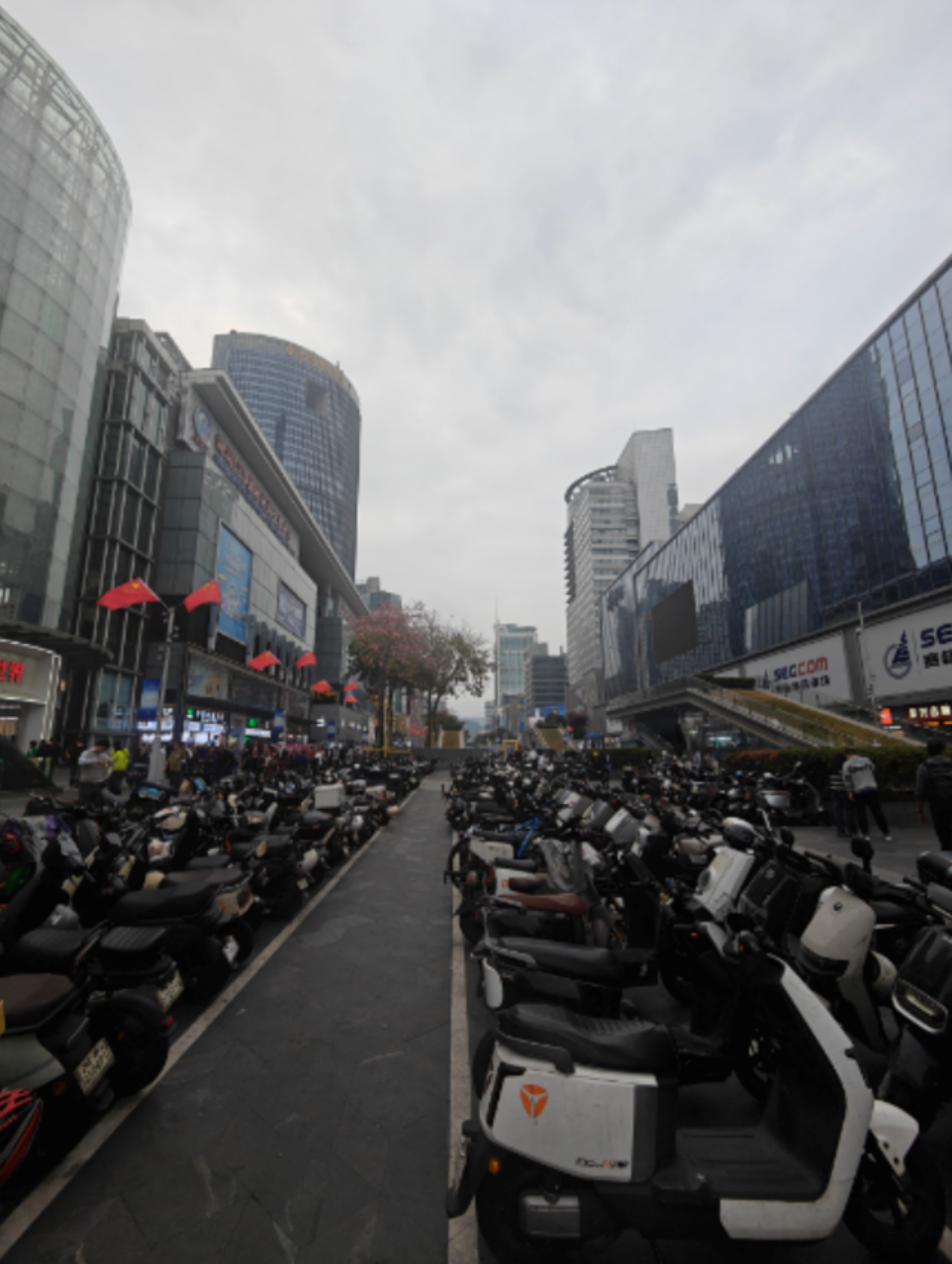 为何华为卖1699，华强北敢卖29？AI眼镜线下渠道探秘图23