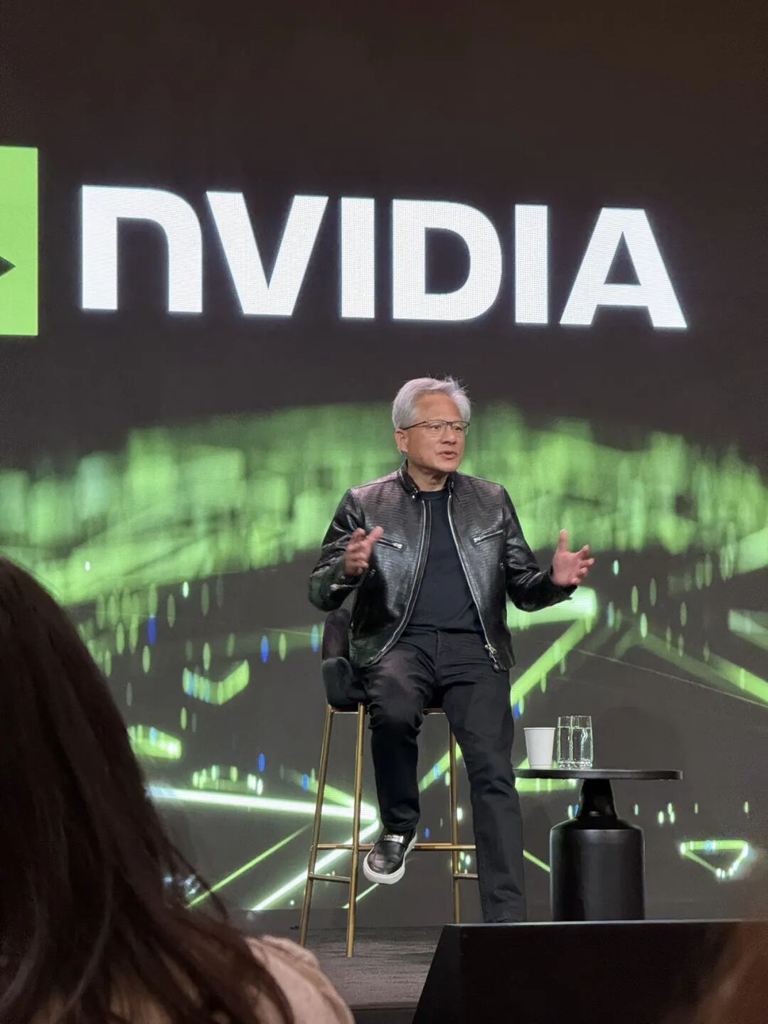 黄仁勋回应H200许可：采购单来了就是可以了｜现场实录图2