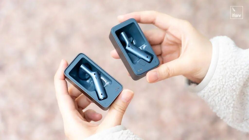 我用上了央视同款的 AI 同传耳机，发现它比「翻译」强多了｜CES 2026图6