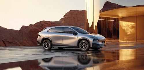 小鹏太狂了！4 款新车齐发，价格降到 17 万，续航干到 1704km ！图12