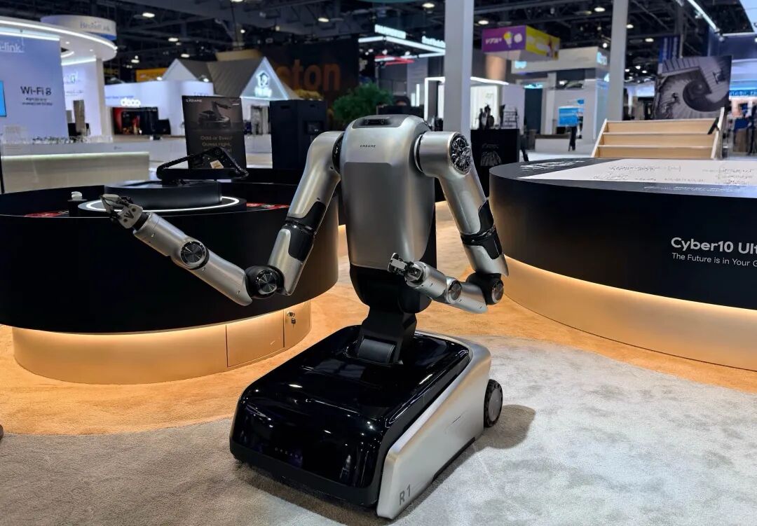 起猛了,追觅的扫地机、割草机、洗护机器人在CES成精了!图6