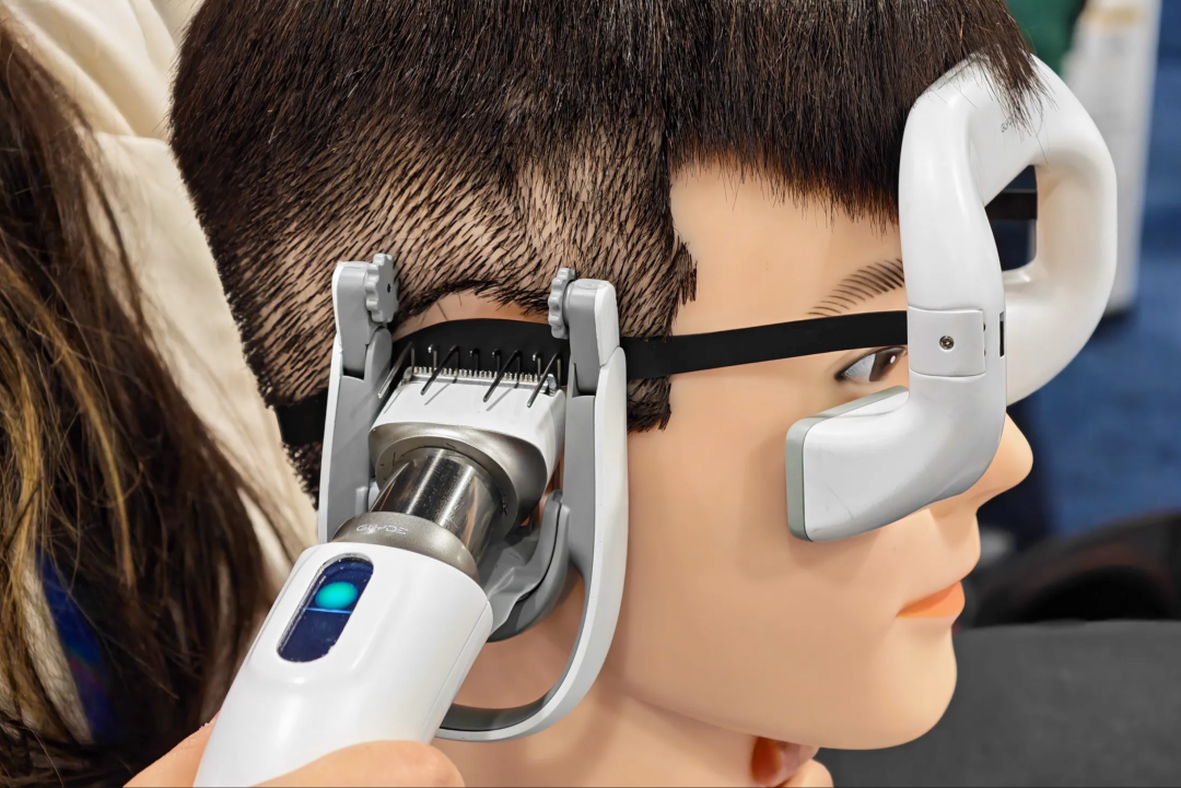 逛完CES 2026我绷不住了，AI产品一个比一个抽象，简直是华强北年度述职大会图19