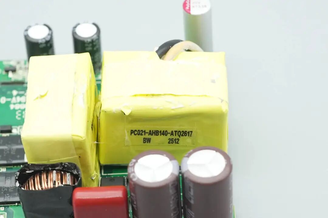 拆解报告：京东京造140W 3C1A氮化镓充电器图72