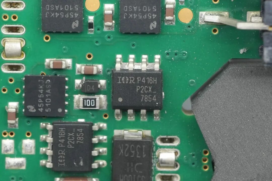 SYNQOR AQ0400MU12EACFD 400W医疗级电源板方案解析图17