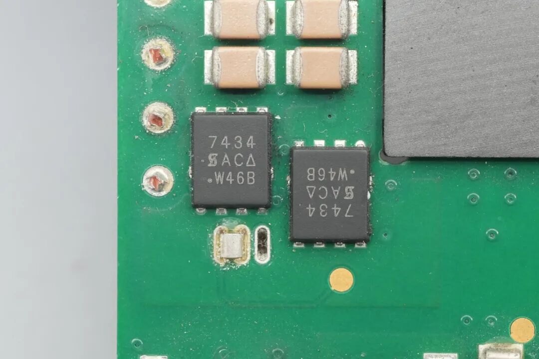 SYNQOR AQ0400MU12EACFD 400W医疗级电源板方案解析图22