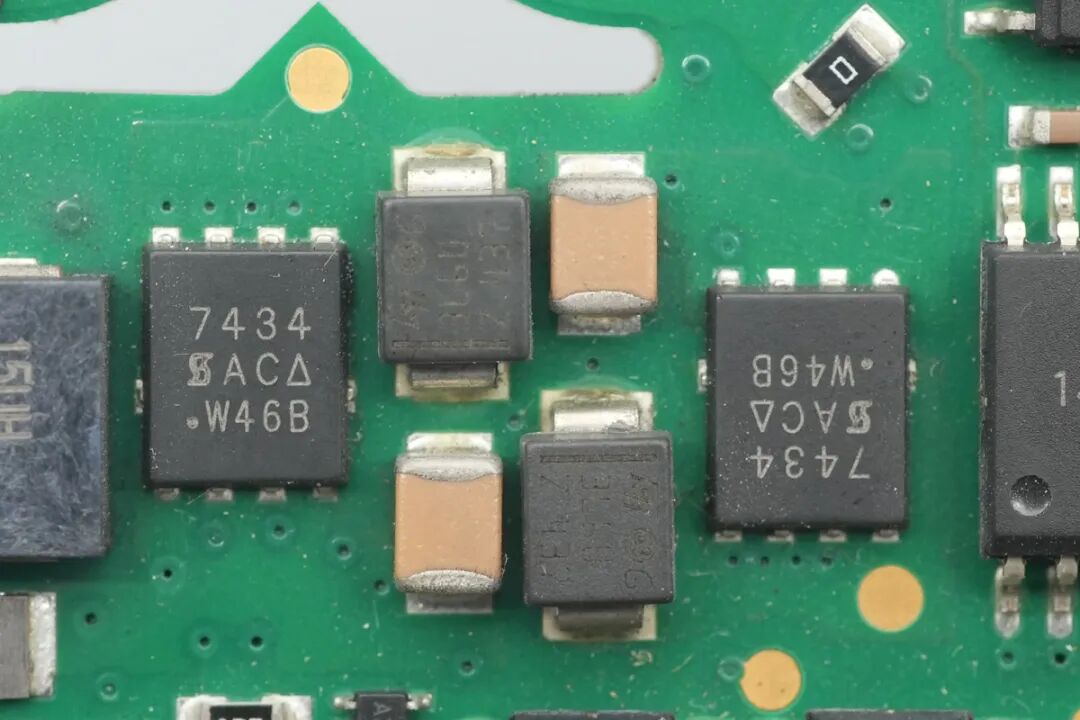 SYNQOR AQ0400MU12EACFD 400W医疗级电源板方案解析图27