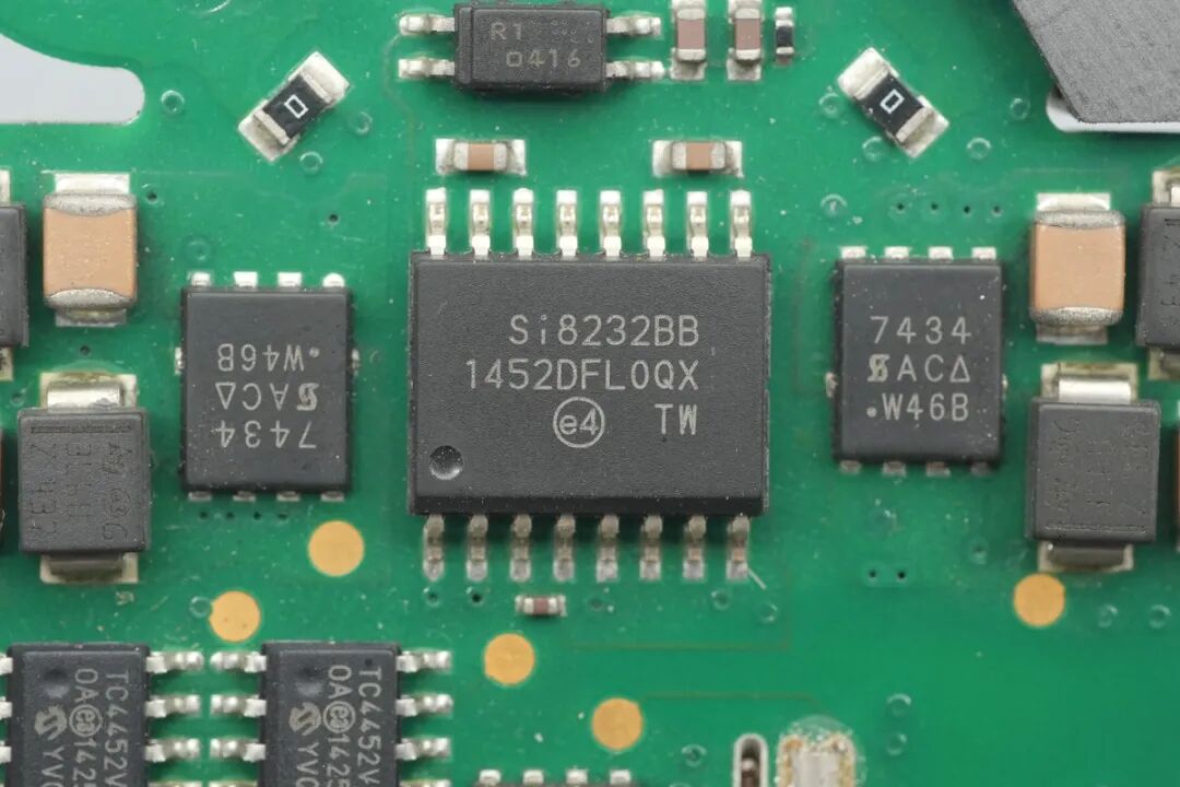 SYNQOR AQ0400MU12EACFD 400W医疗级电源板方案解析图28