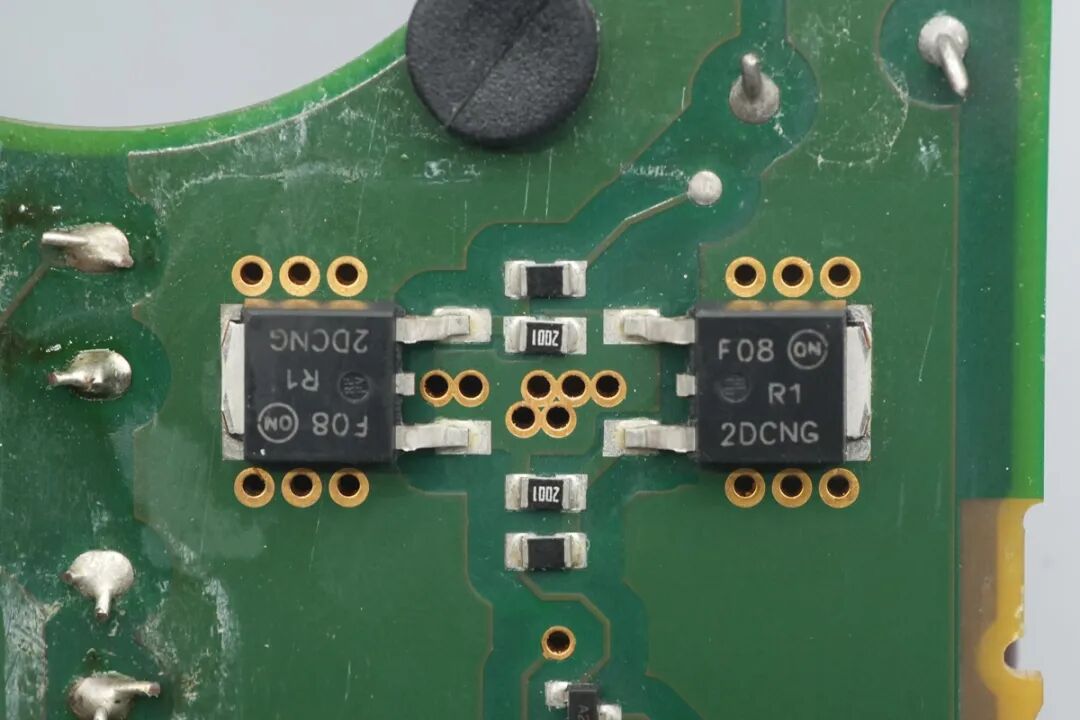 SYNQOR AQ0400MU12EACFD 400W医疗级电源板方案解析图47