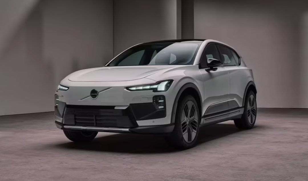 传苹果研发「AI 胸针」，带摄像头麦克风；微信上线 15 周年，用户超 14 亿；京东推黄金手机壳，11299 元起 | 极客早知道图7