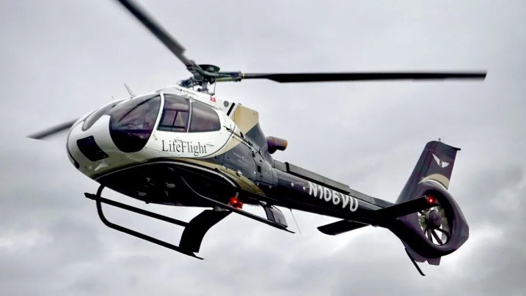 飞行员失能，乘客驾驶直升机“自救成功”！图2