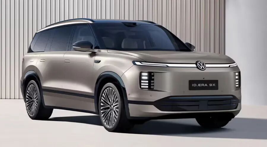 上市仅3个月，iPhone Air大降2500元，苹果客服回应；300万就能上太空旅游？演员黄景瑜、智元机器人CMO等人已预订；TikTok官宣美国方案图13