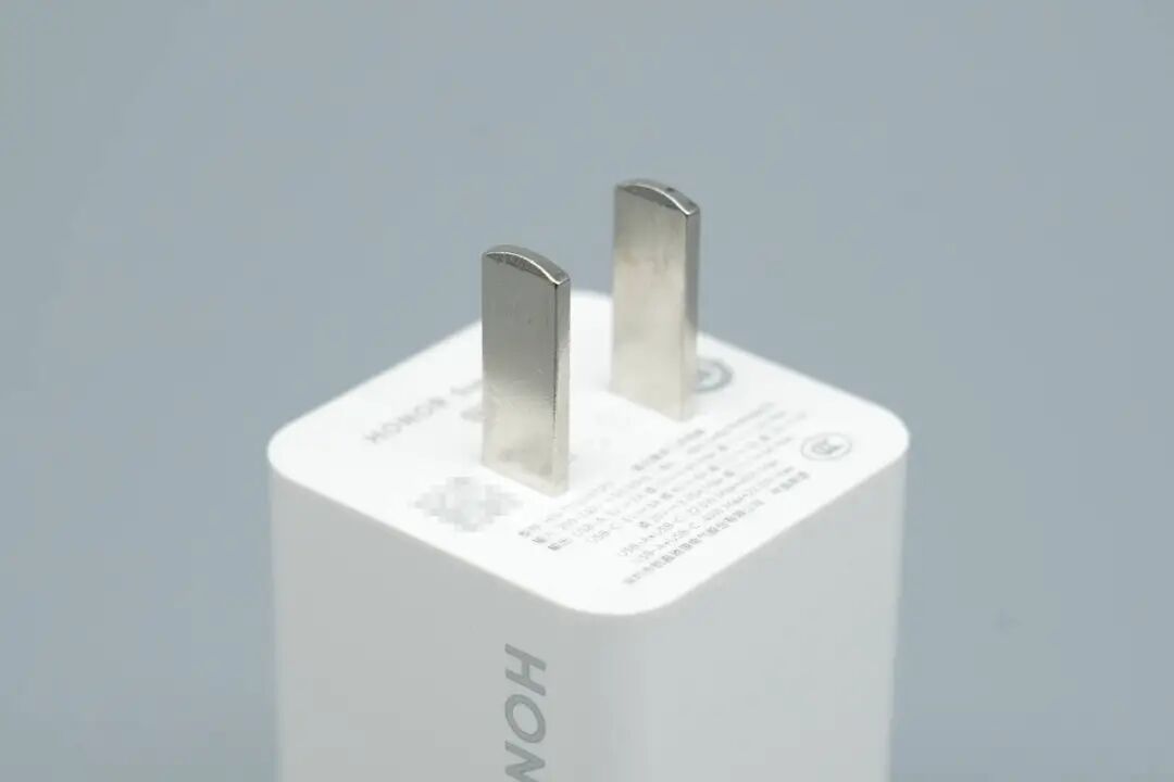 拆解报告：荣耀66W 1A1C氮化镓快充充电器图11