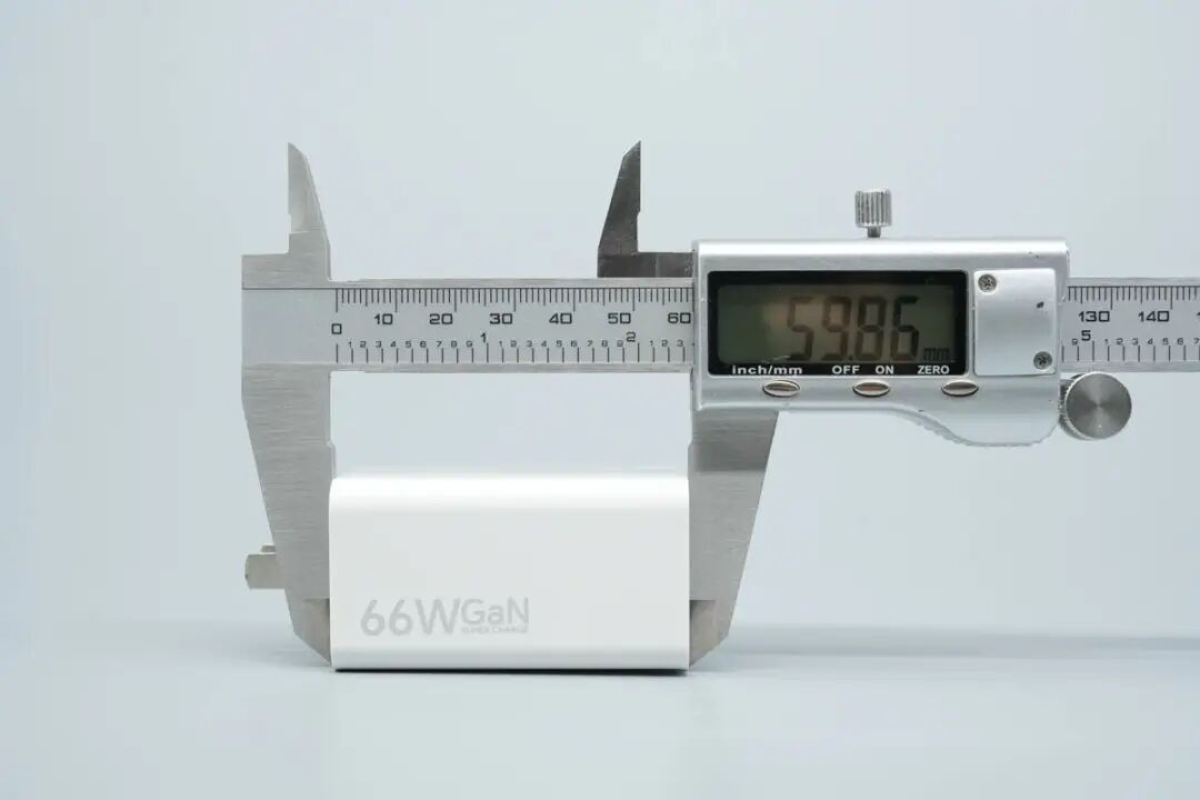 拆解报告：荣耀66W 1A1C氮化镓快充充电器图13