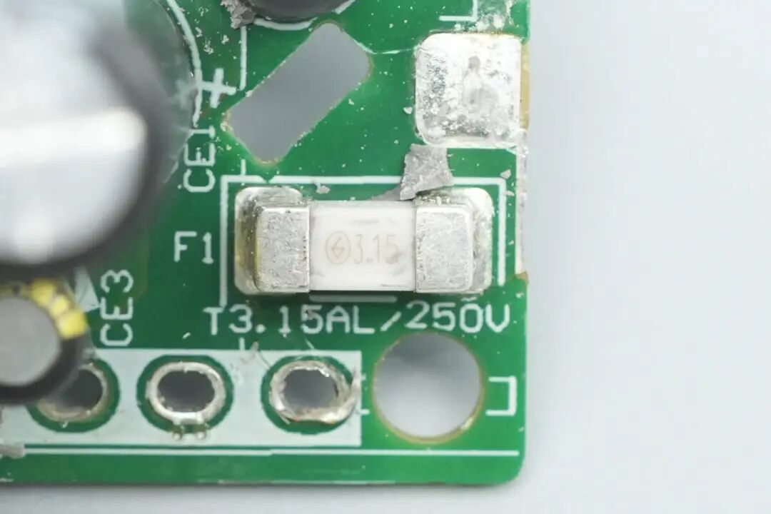 拆解报告：荣耀66W 1A1C氮化镓快充充电器图36