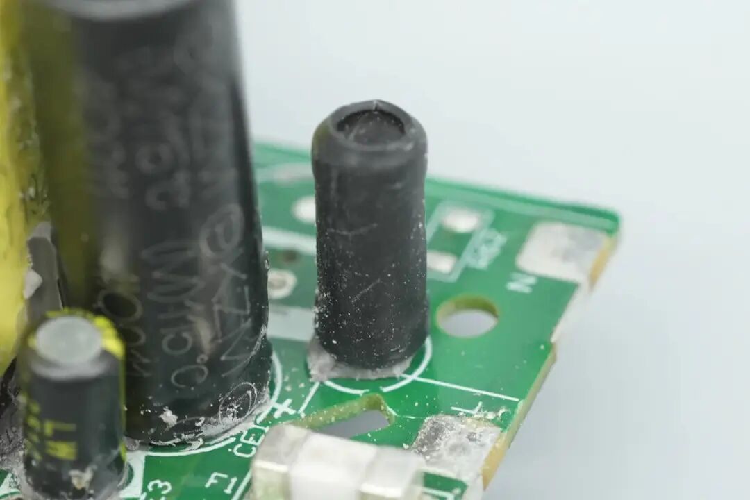 拆解报告：荣耀66W 1A1C氮化镓快充充电器图43