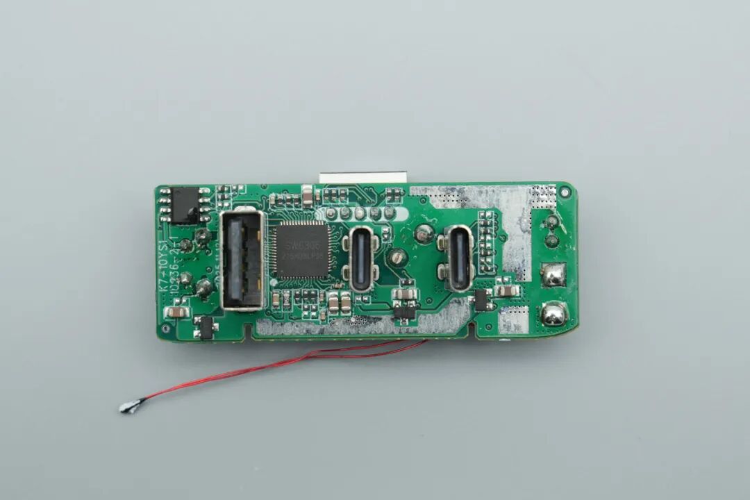 拆解报告：宏百纳10000mAh半固态电池移动电源图39