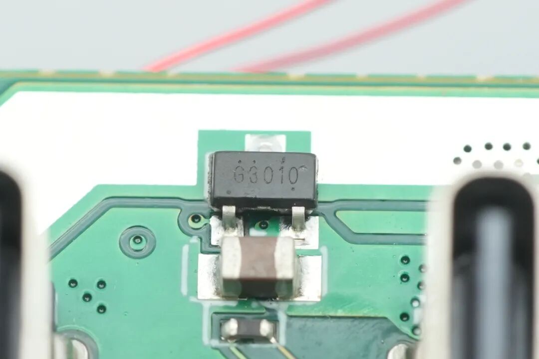 拆解报告：宏百纳10000mAh半固态电池移动电源图49