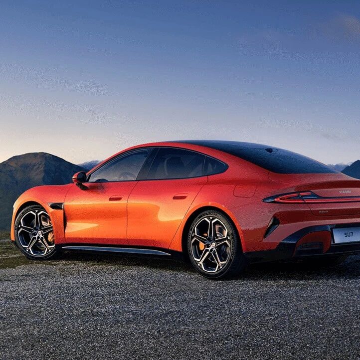 小米SU7在中国销量首次超过特斯拉Model 3
