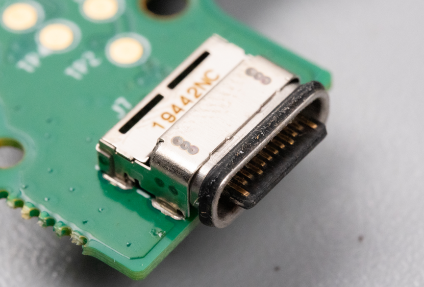 顺丰带扫码枪功能的电子工牌拆解，这是真正的意义上的工牌！图15