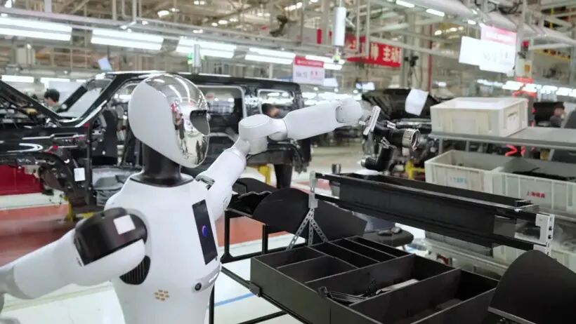 机器人上春晚，网友：千万别摔跤图7