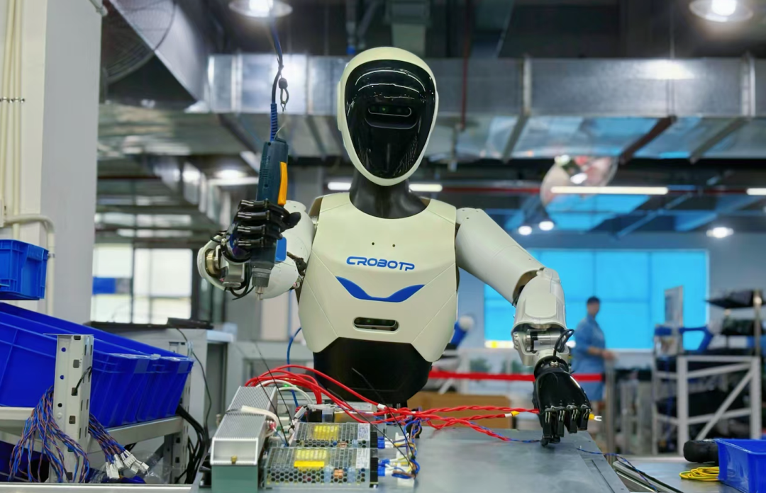 人民日报关注：成都的工业机器人，从&ldquo;听话&rdquo;到可自主决策图3