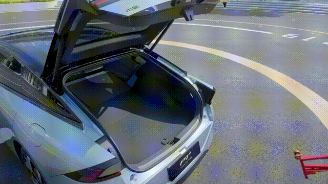 2026款小鹏P7+极限空间挑战｜一辆轿车，装下一支交响乐团？图8