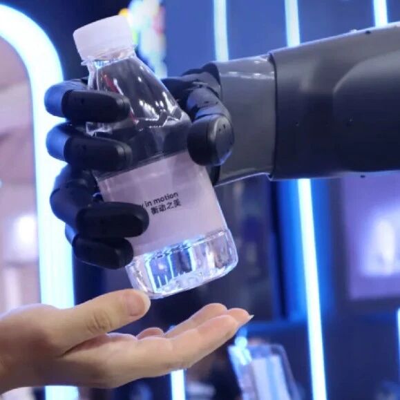 告别“PPT造手”，灵巧手开启量产“卡位战”